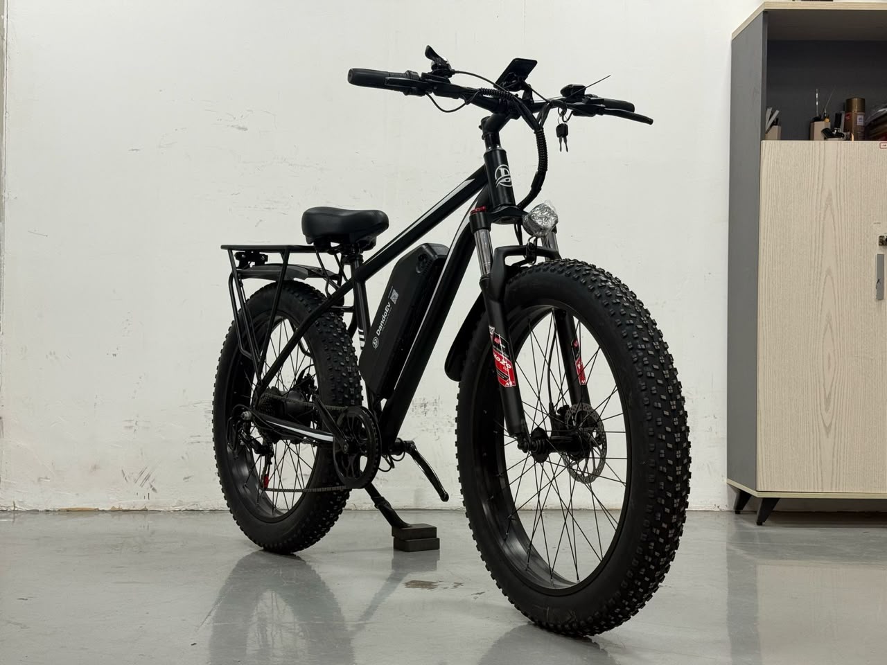 DandoEv X5 with 26 × 4 inch tyres and hydraulic brakes
